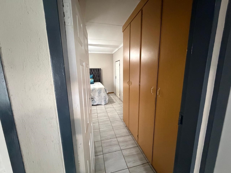 4 Bedroom Property for Sale in Waterval East North West